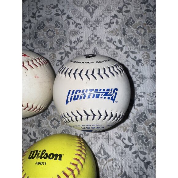 Lot of 5 Dudley Wilson Lightening MacGregor Unbranded Softballs used 2 Yellow - Picture 3 of 10